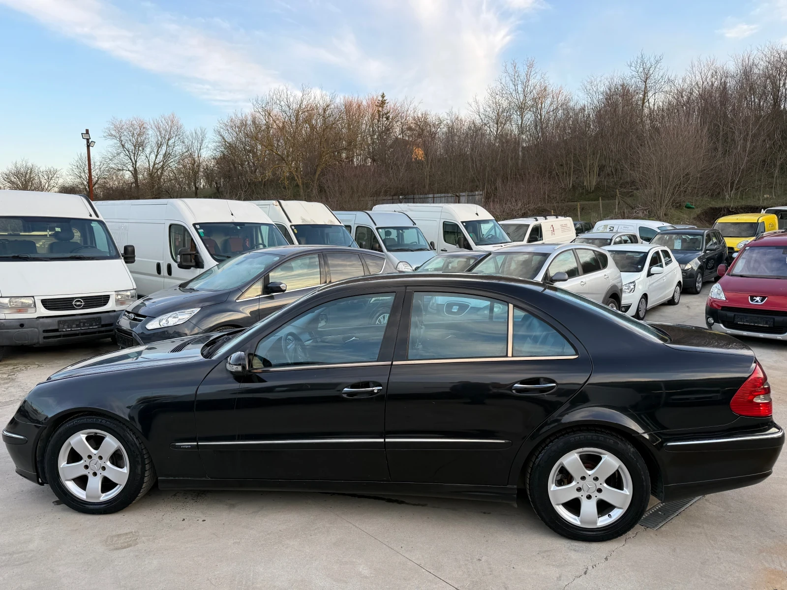 Mercedes-Benz E 270 2.7CDI AVANTGARDE, снимка 8 - Автомобили и джипове - 53868160