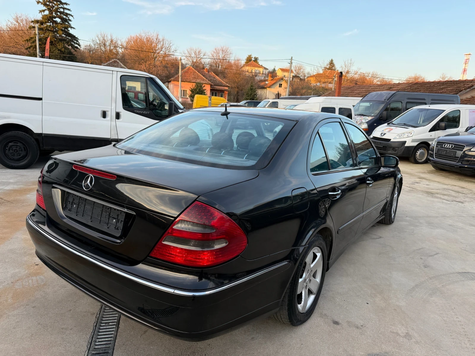 Mercedes-Benz E 270 2.7CDI AVANTGARDE, снимка 5 - Автомобили и джипове - 53868160