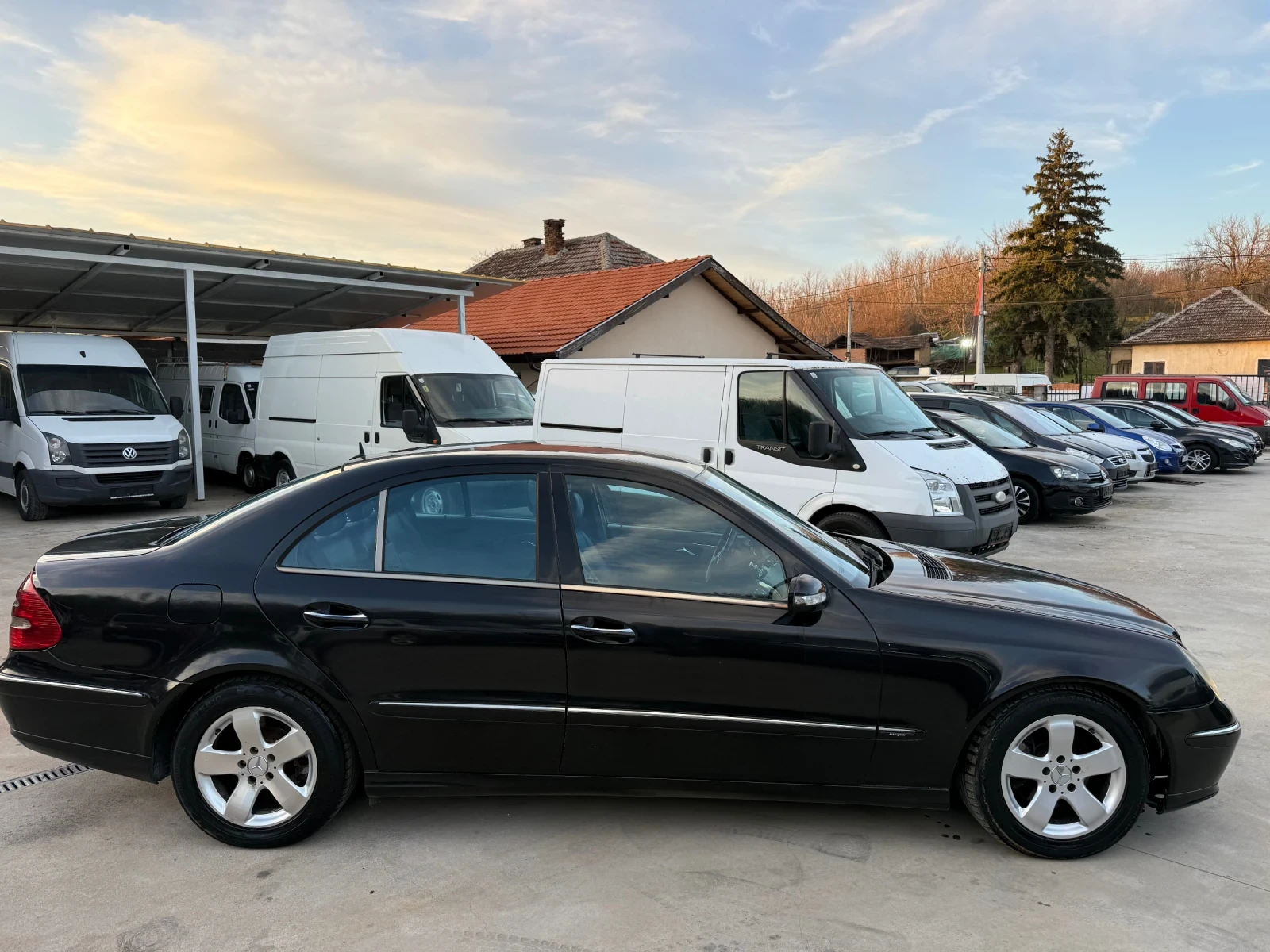 Mercedes-Benz E 270 2.7CDI AVANTGARDE, снимка 4 - Автомобили и джипове - 53868160