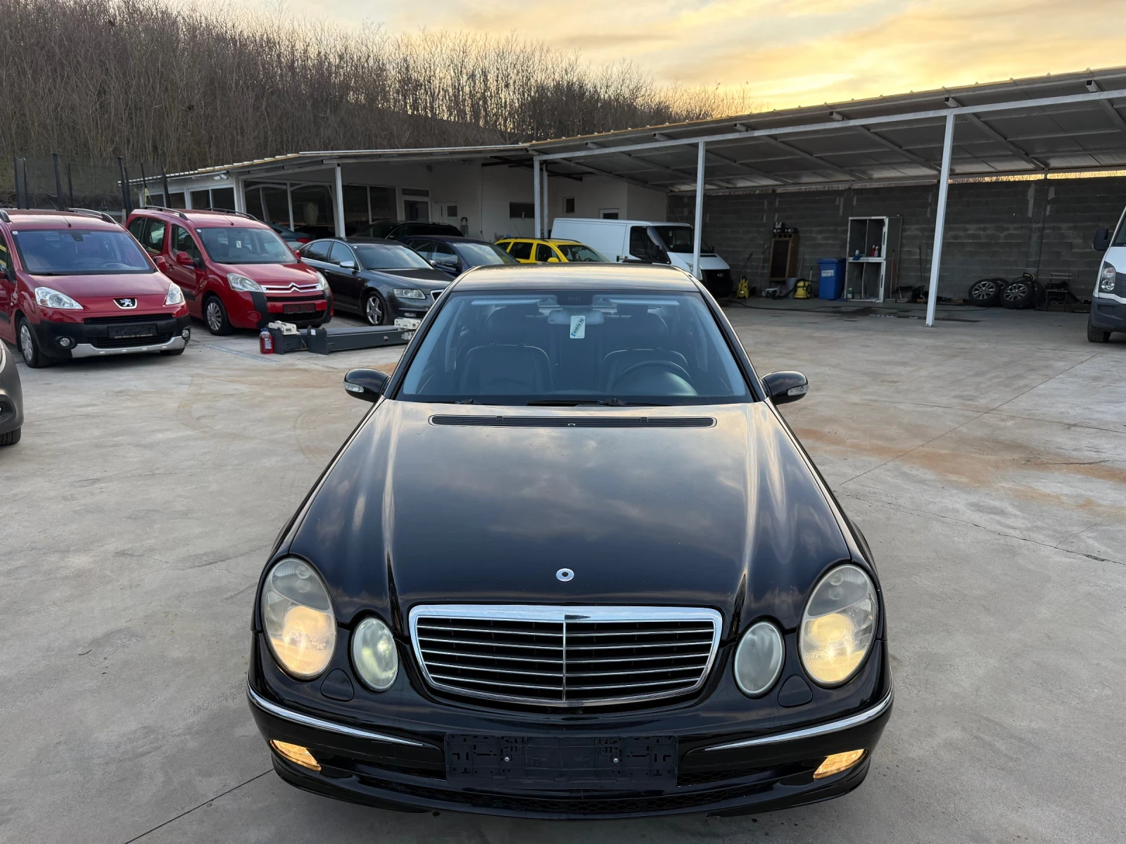 Mercedes-Benz E 270 2.7CDI AVANTGARDE, снимка 2 - Автомобили и джипове - 53868160