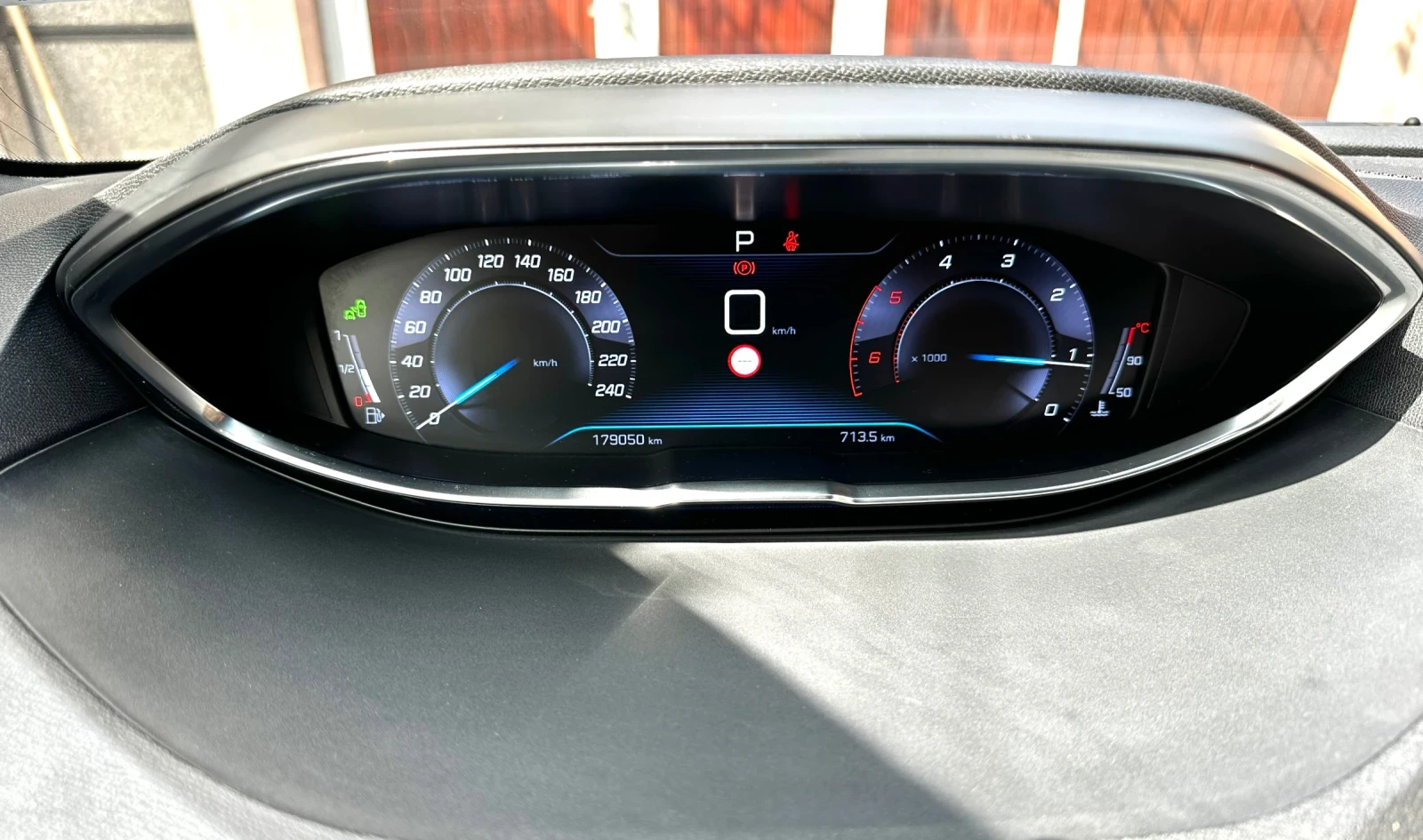 Peugeot 3008 GT Line EAT8, снимка 13 - Автомобили и джипове - 54388204