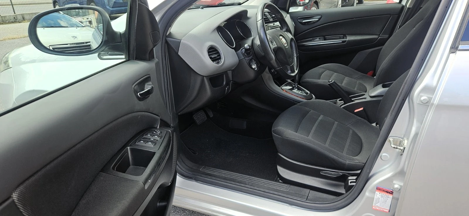Fiat Bravo 1.6Mjet 120hp Automatic, снимка 3 - Автомобили и джипове - 54782674