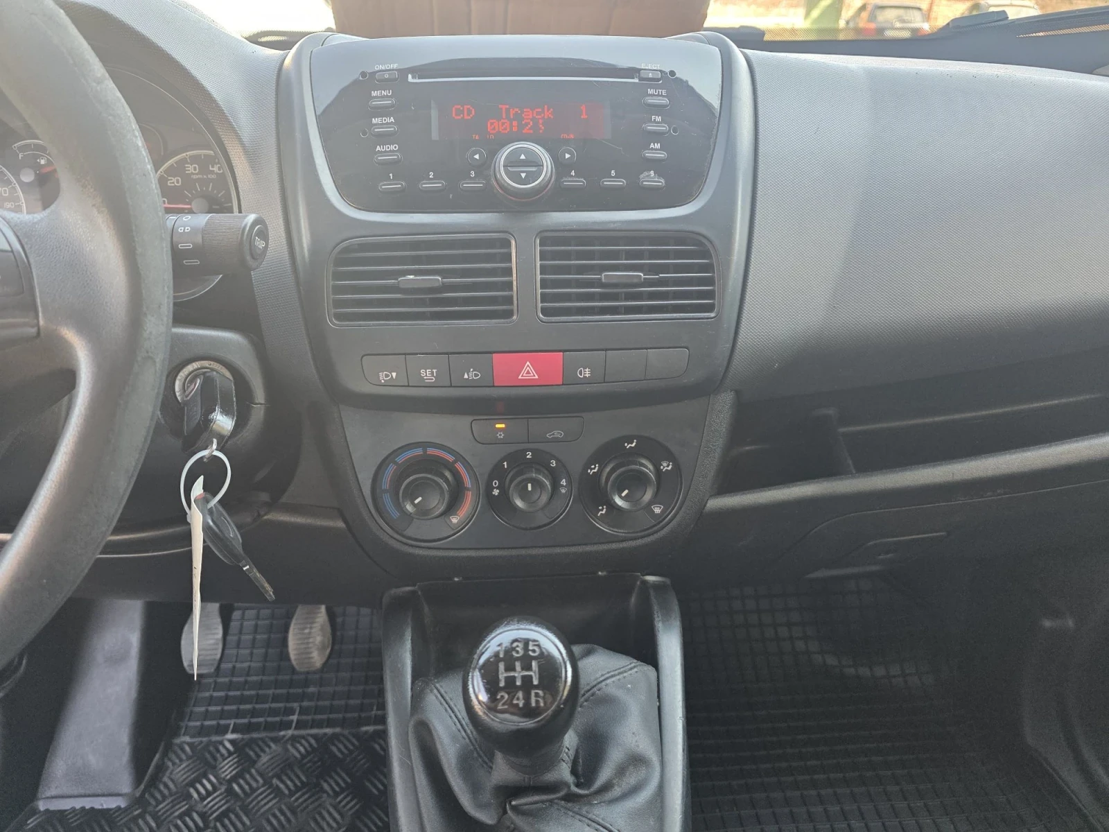 Fiat Doblo 1.3 Mjet, КЛИМА!, снимка 8 - Автомобили и джипове - 55767015
