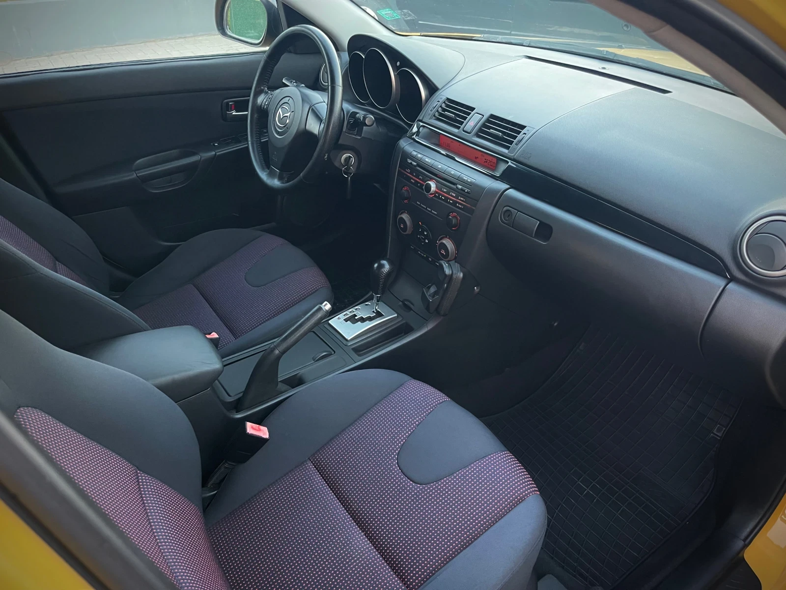 Mazda 3 Автоматик, снимка 13 - Автомобили и джипове - 55966352