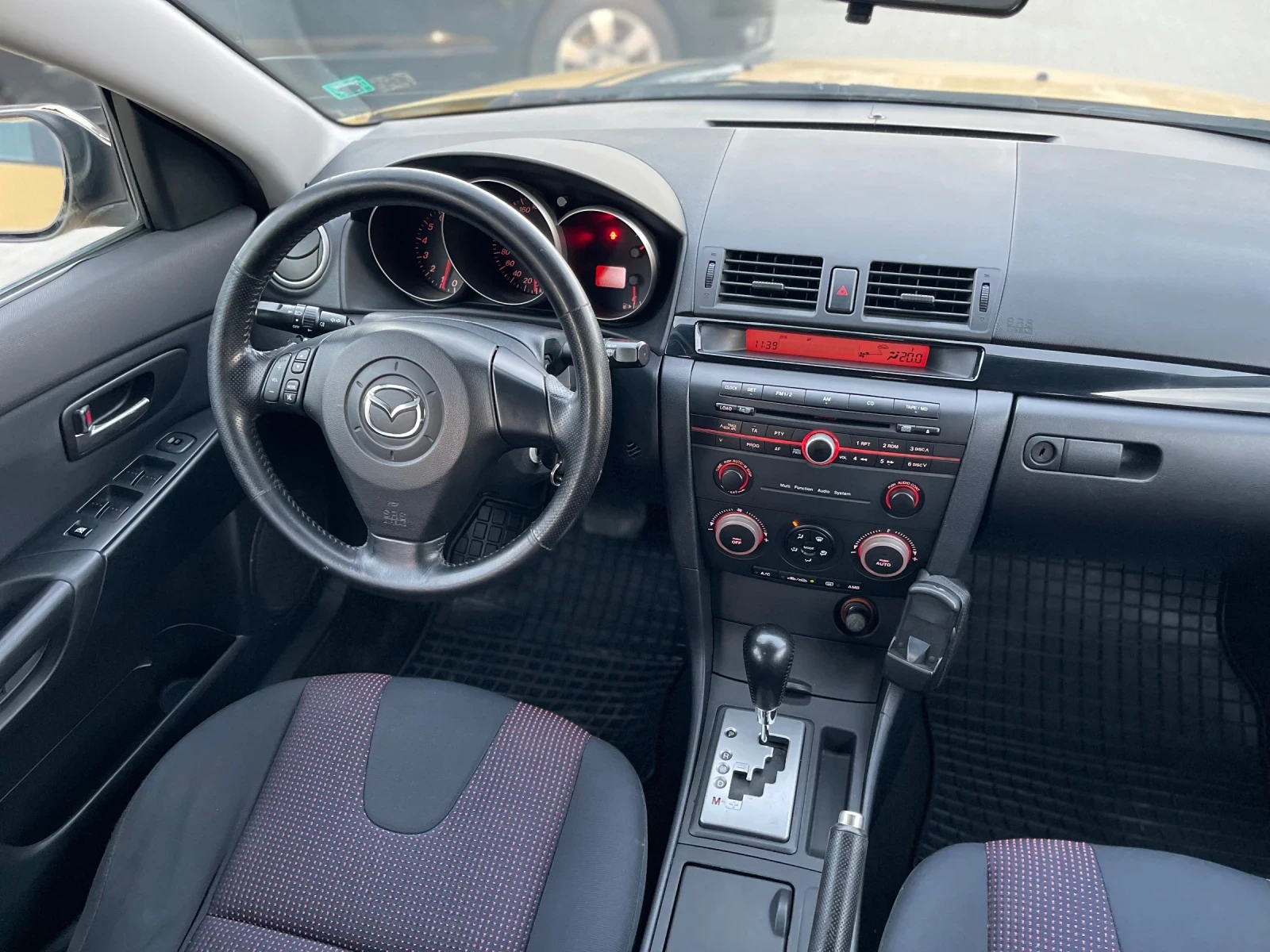 Mazda 3 Автоматик, снимка 12 - Автомобили и джипове - 55966352