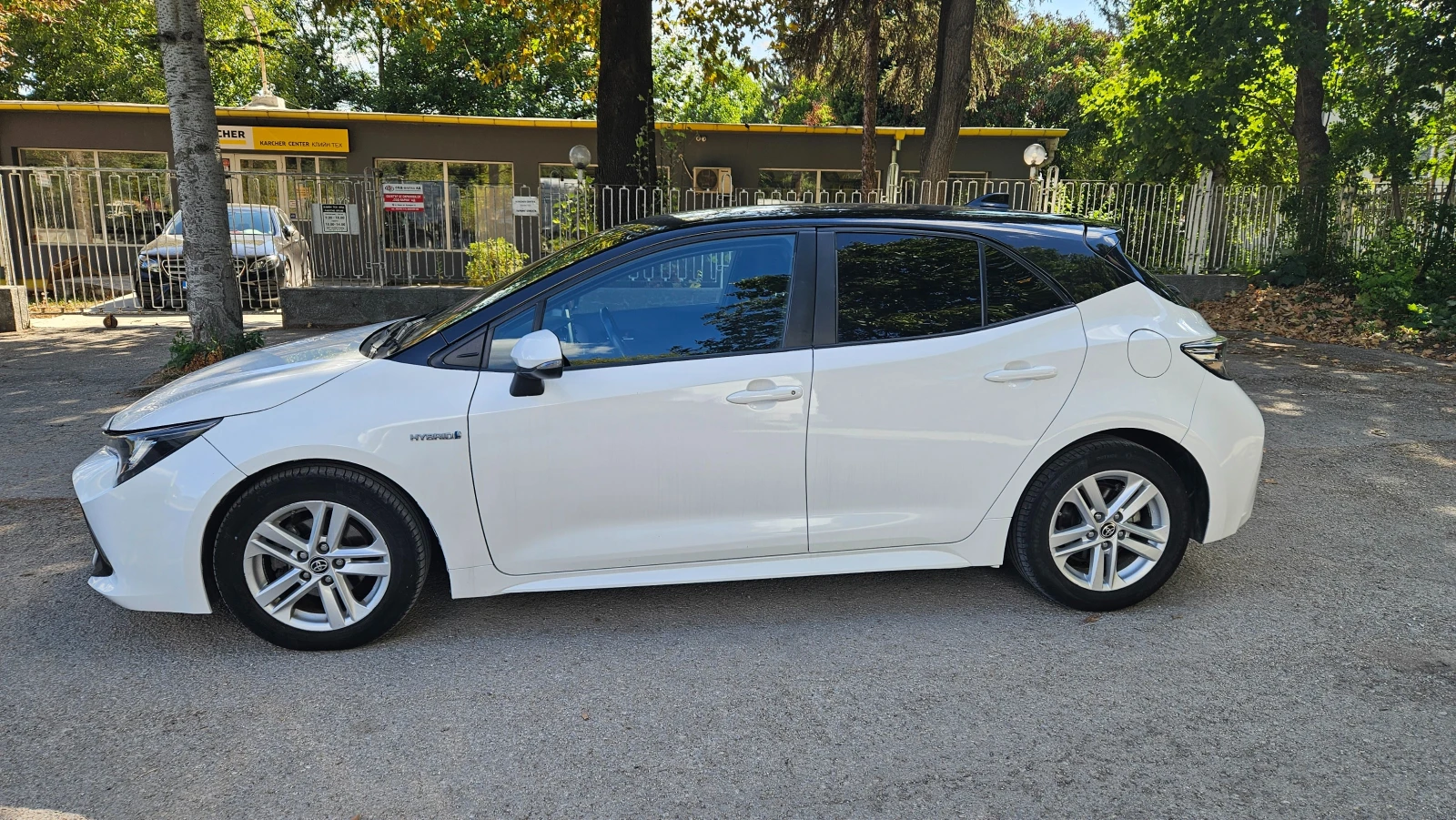 Toyota Corolla 1.8 Hybrid, снимка 3 - Автомобили и джипове - 55971089