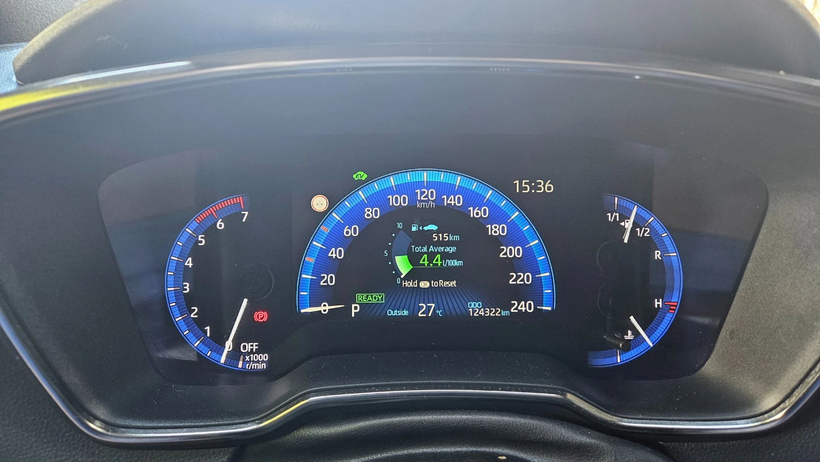 Toyota Corolla 1.8 Hybrid, снимка 11 - Автомобили и джипове - 55971089