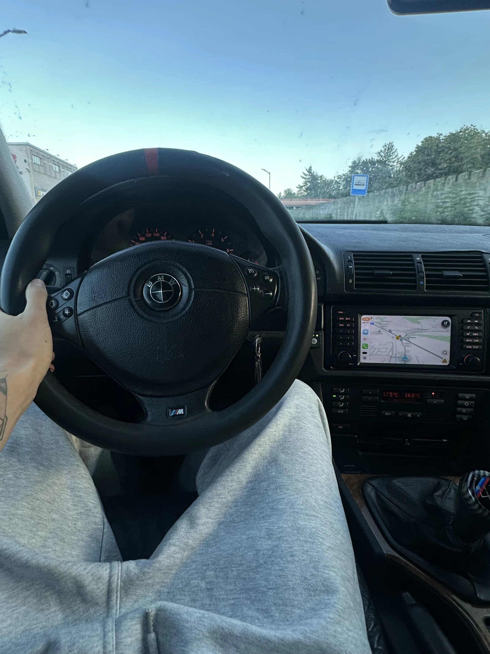 BMW 520, снимка 9 - Автомобили и джипове - 56217392