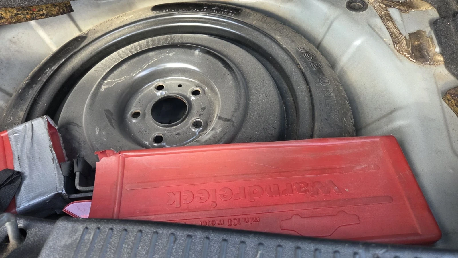 Toyota Auris, снимка 15 - Автомобили и джипове - 56331388