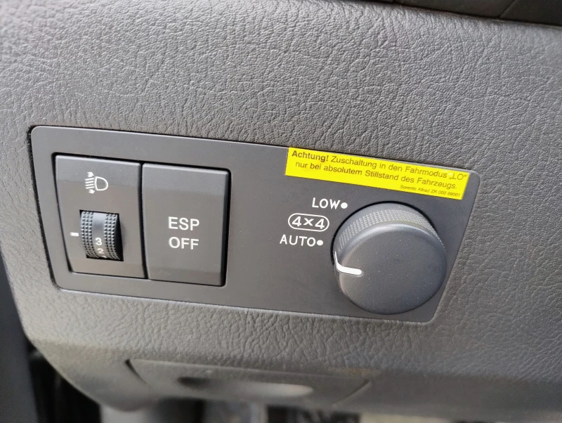 Kia Sorento 3.3 V6 газ/бензин, снимка 12 - Автомобили и джипове - 52546379