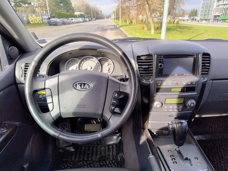 Kia Sorento 3.3 V6 газ/бензин, снимка 10 - Автомобили и джипове - 52546379