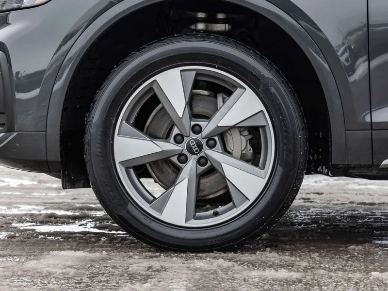 Audi Q5 2.0* TFSI* quattro Premium * Pano* Navi* Keyless, снимка 3 - Автомобили и джипове - 53354380