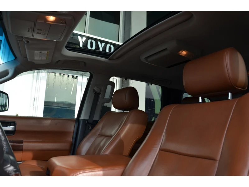 Toyota Sequoia 4WD 4dr 5.7L Platinum, снимка 16 - Автомобили и джипове - 53360829