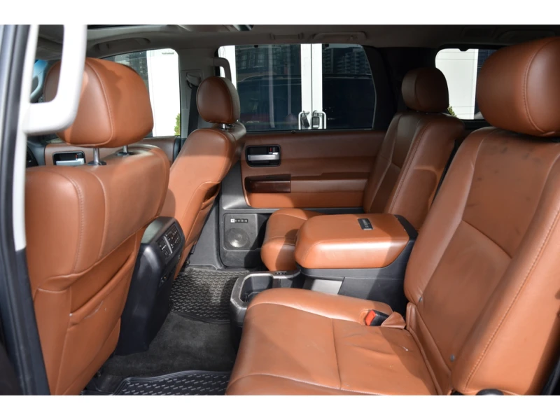 Toyota Sequoia 4WD 4dr 5.7L Platinum, снимка 14 - Автомобили и джипове - 53360829