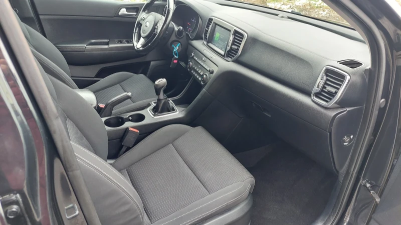 Kia Sportage 1.7 NAVI ТОП!!!!!, снимка 11 - Автомобили и джипове - 53444011