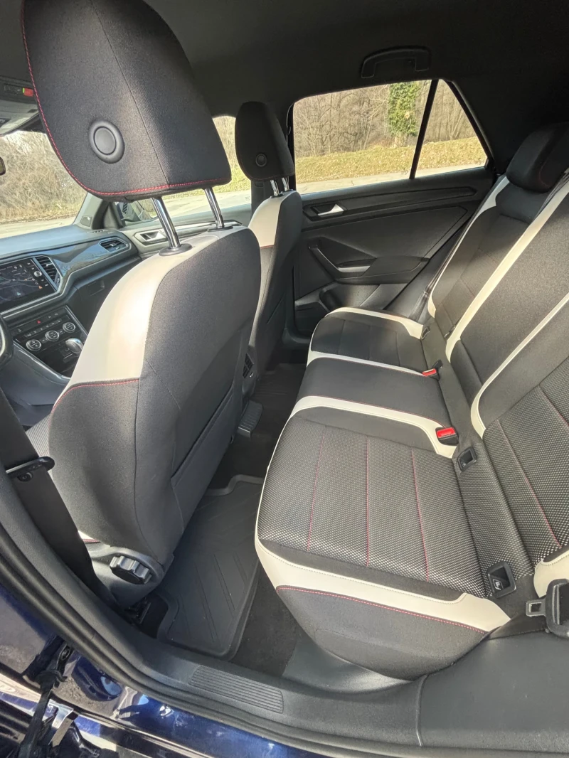 VW T-Roc, снимка 8 - Автомобили и джипове - 53442430