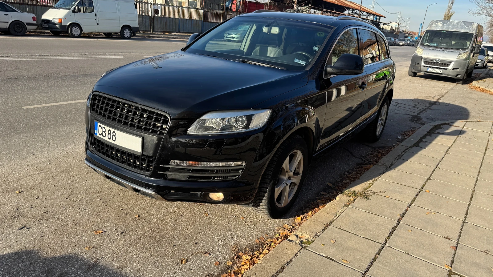 Audi Q7 3.0TDI, всички екстри, чип, 7 места - изображение 2