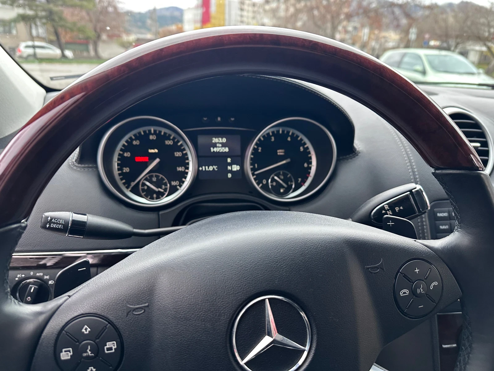 Mercedes-Benz GL 550  - изображение 8