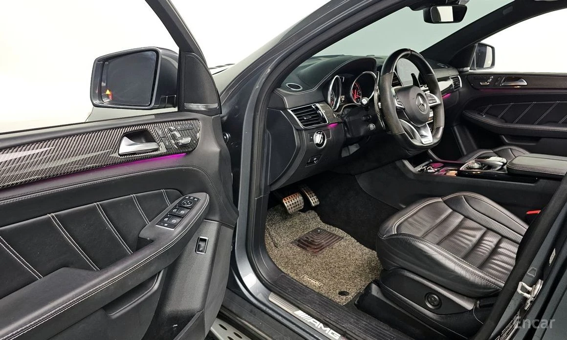 Mercedes-Benz GLE 63 S AMG 4MATIC* HARMAN/KARDON* AMBIENT* DISTRONIC* 360 CAM, снимка 7 - Автомобили и джипове - 53973341