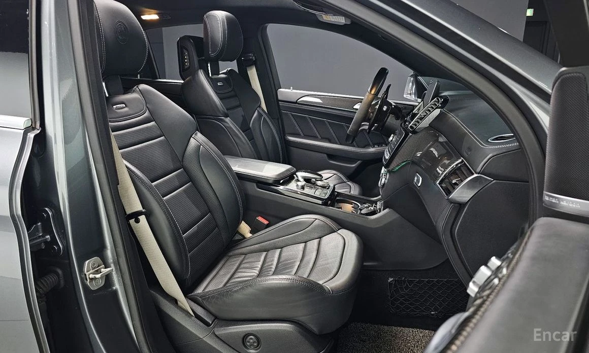 Mercedes-Benz GLE 63 S AMG 4MATIC* HARMAN/KARDON* AMBIENT* DISTRONIC* 360 CAM, снимка 8 - Автомобили и джипове - 53973341