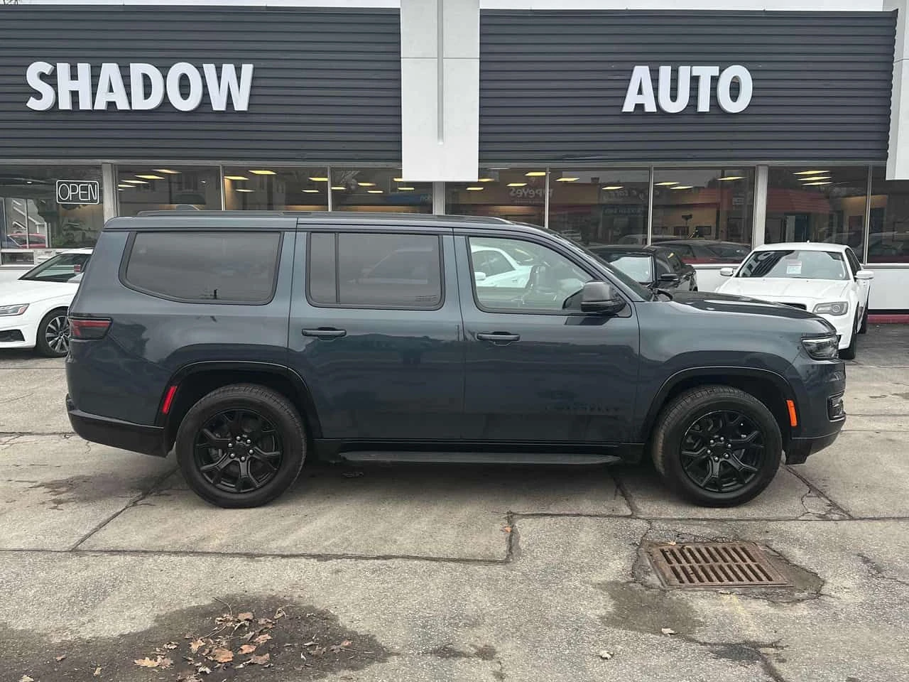 Jeep Grand Wagoneer Series II Carbide  CARFAX, снимка 3 - Автомобили и джипове - 53985963