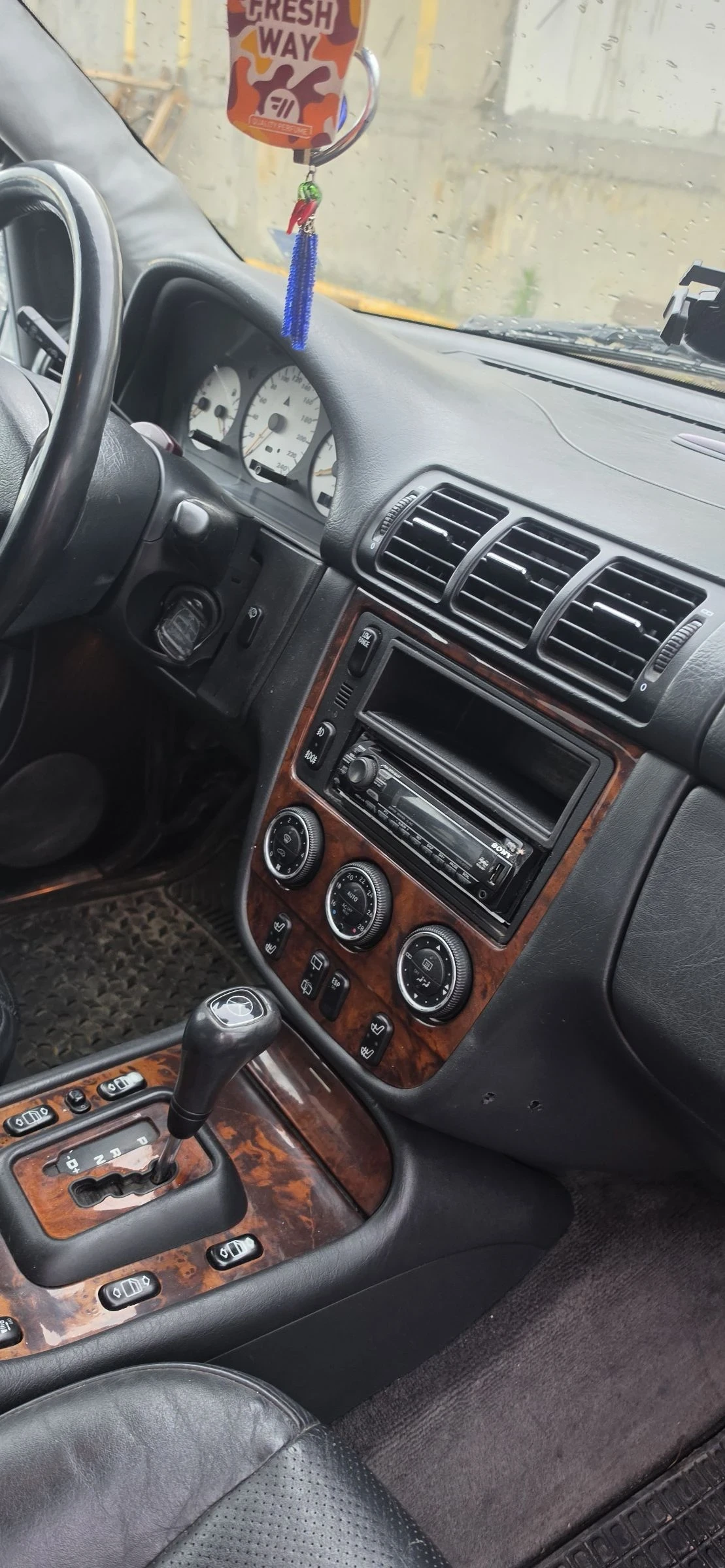 Mercedes-Benz ML 270, снимка 6 - Автомобили и джипове - 54887858
