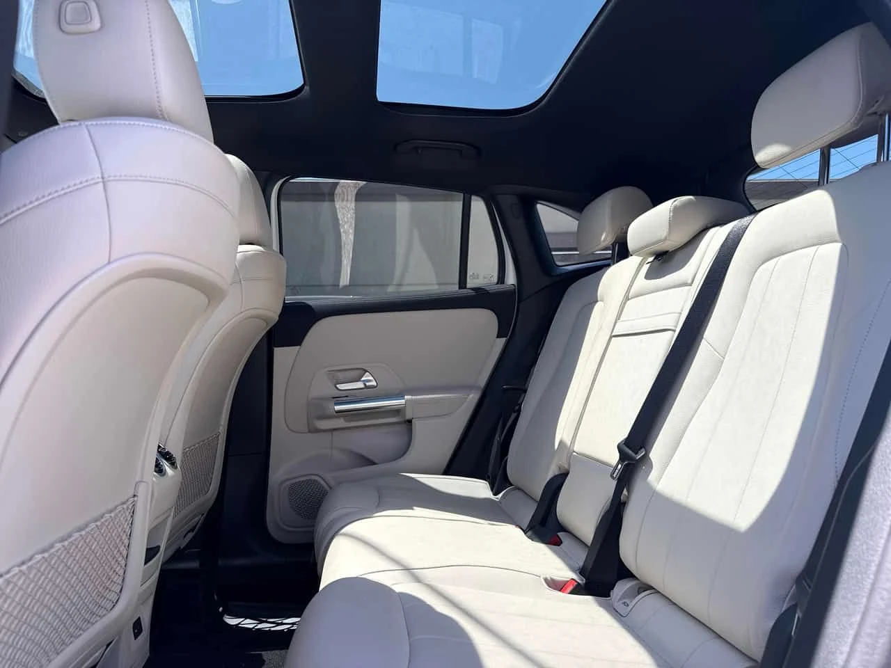 Mercedes-Benz GLA * 250 * CARFAX * ЦЕНА ДО БГ, снимка 11 - Автомобили и джипове - 54902959