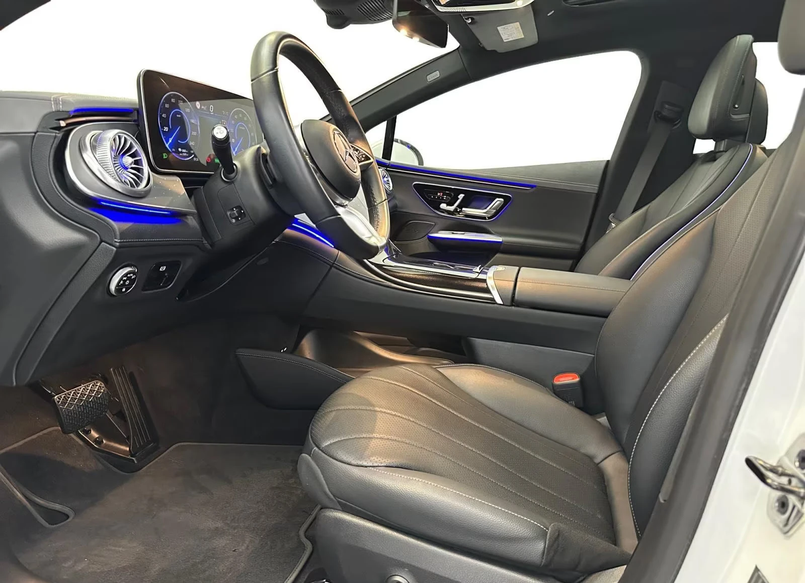 Mercedes-Benz EQE 350+ /ELECTRIC-ART/292HP/PANO/360/MEMO/ACC/443q, снимка 5 - Автомобили и джипове - 55011412