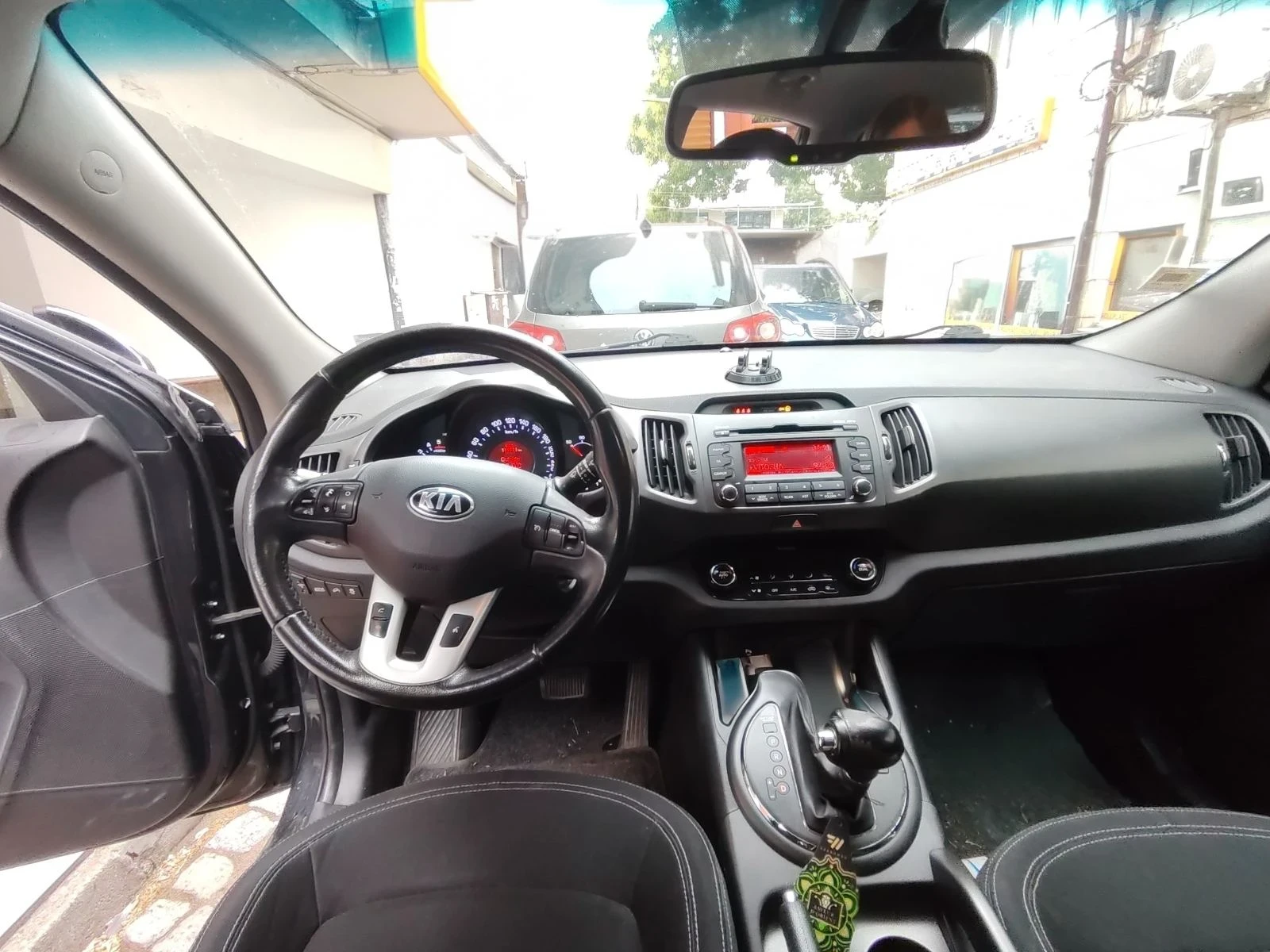 Kia Sportage, снимка 2 - Автомобили и джипове - 56272357