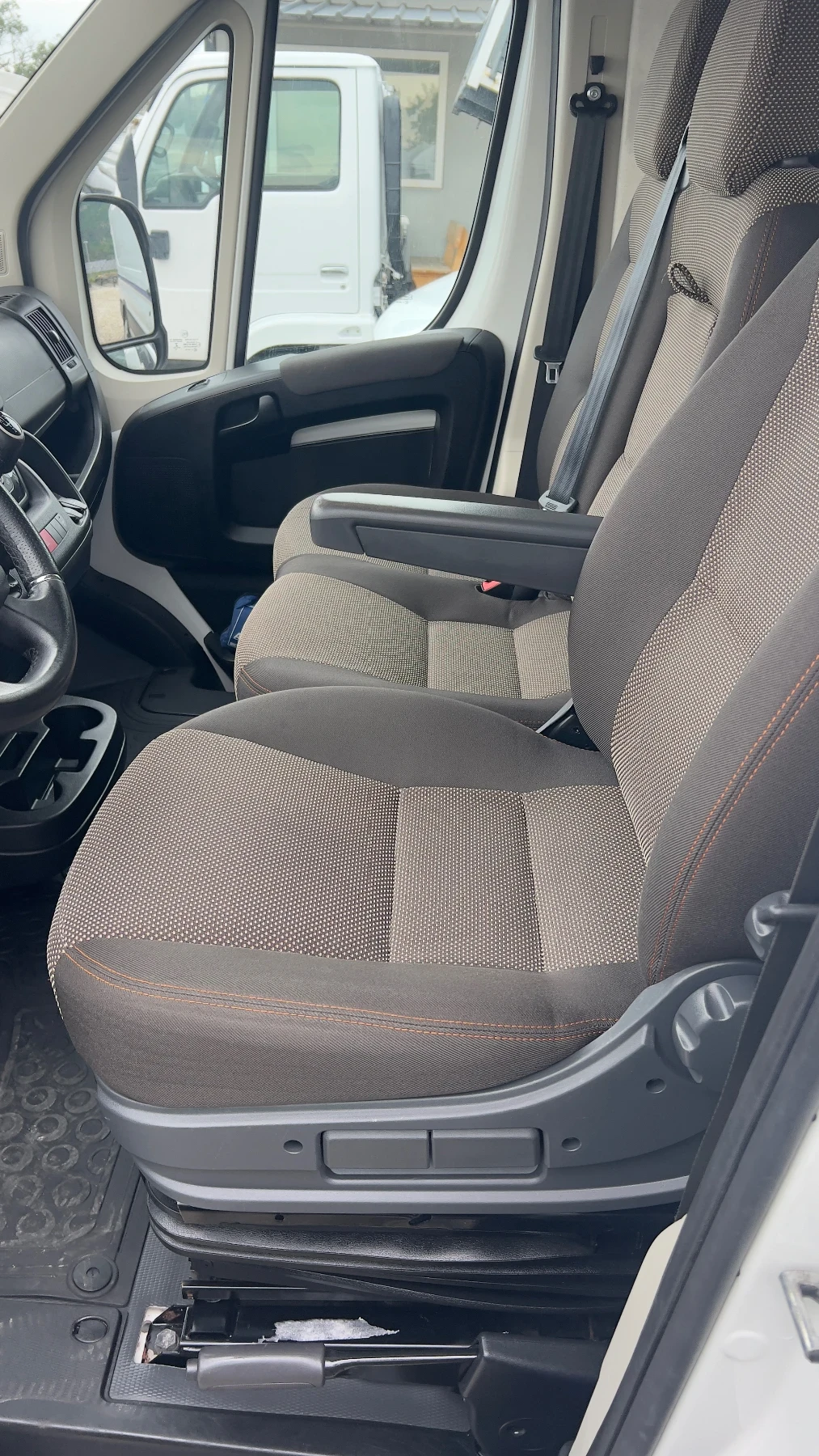 Peugeot Boxer 2.2/163 evro 6 реални и доказуеми километри, снимка 9 - Бусове и автобуси - 54933467