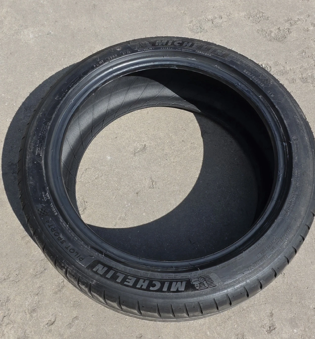 Гуми Летни 225/45R18, снимка 5 - Гуми и джанти - 54256323
