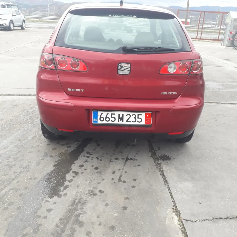 Seat Ibiza 1.2i, снимка 4 - Автомобили и джипове - 48051230