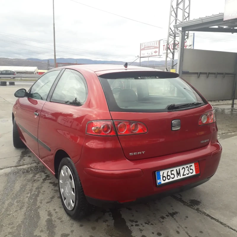 Seat Ibiza 1.2i, снимка 5 - Автомобили и джипове - 48051230