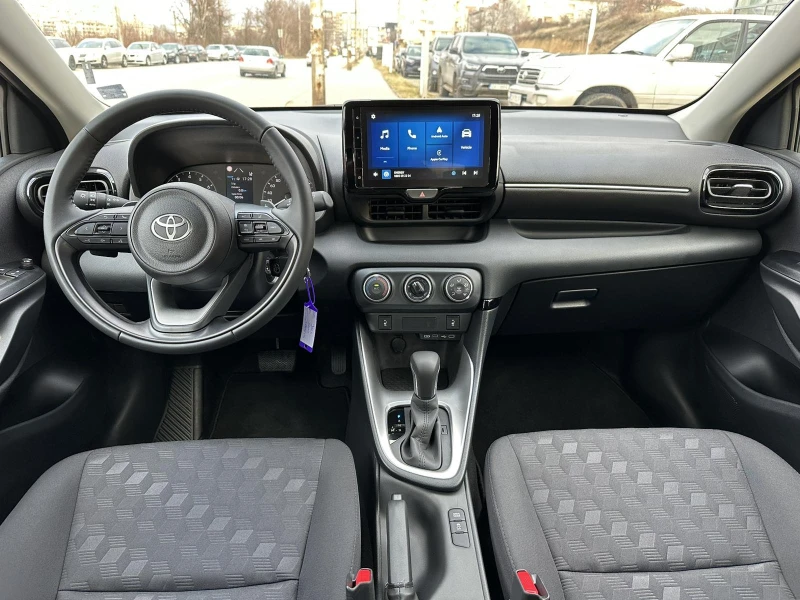 Toyota Yaris 1.5 CVT Chic, снимка 13 - Автомобили и джипове - 49116068