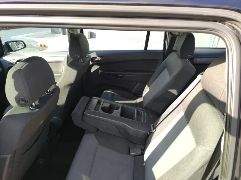 Opel Zafira 1.6, снимка 9 - Автомобили и джипове - 52027013