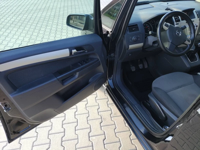 Opel Zafira 1.6, снимка 5 - Автомобили и джипове - 52027013