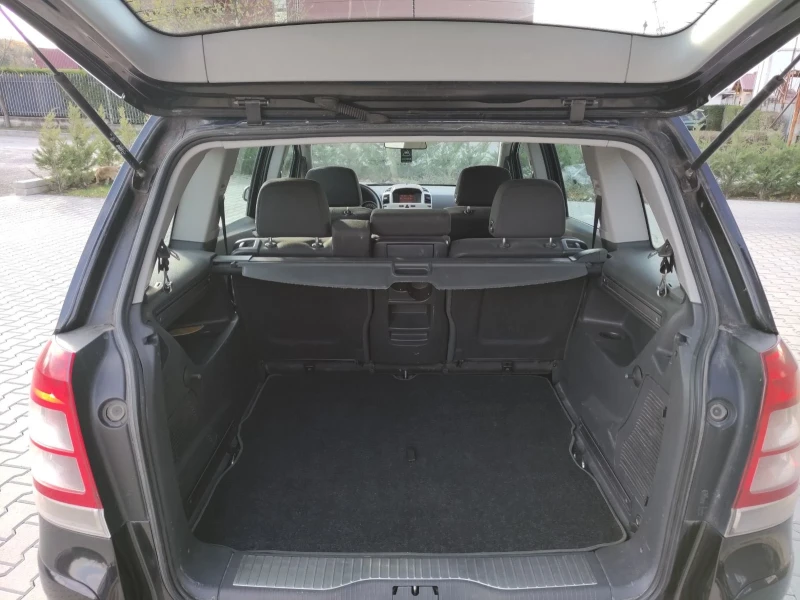Opel Zafira 1.6, снимка 10 - Автомобили и джипове - 52027013