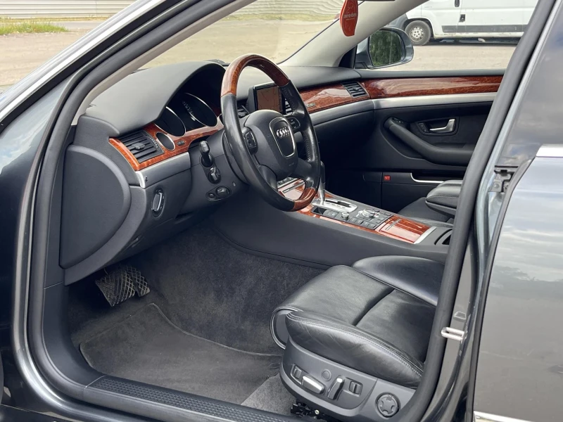 Audi A8, снимка 7 - Автомобили и джипове - 52277445
