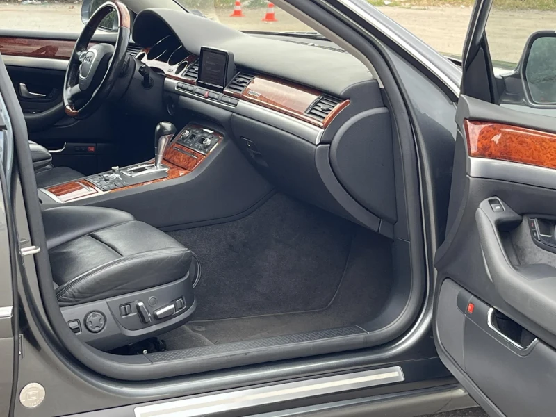 Audi A8, снимка 6 - Автомобили и джипове - 52277445