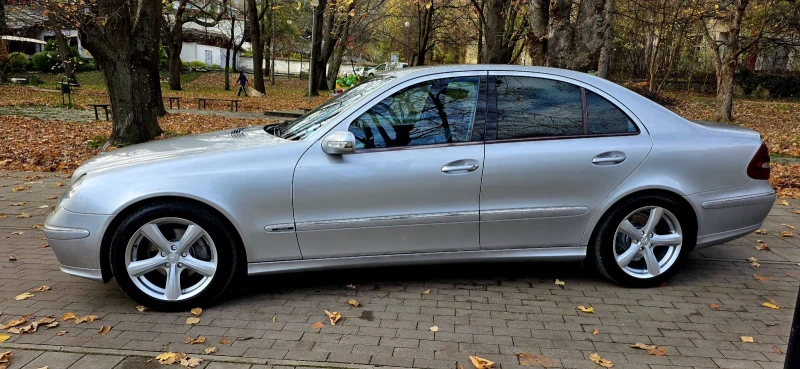 Mercedes-Benz E 220 2.2 CDI  Avangard, снимка 10 - Автомобили и джипове - 52618079