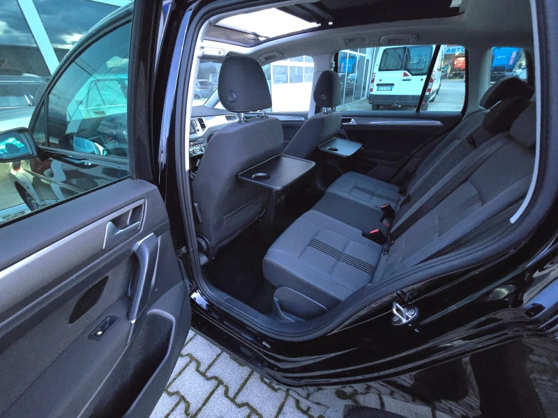 VW Sportsvan 2.0 TDi* ALLSTAR* KAMERA* PANORAMA* DISTRONIC* , снимка 13 - Автомобили и джипове - 52979403