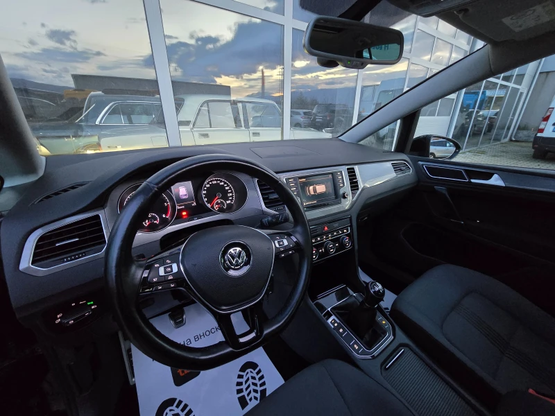 VW Sportsvan 2.0 TDi* ALLSTAR* KAMERA* PANORAMA* DISTRONIC* , снимка 12 - Автомобили и джипове - 52979403