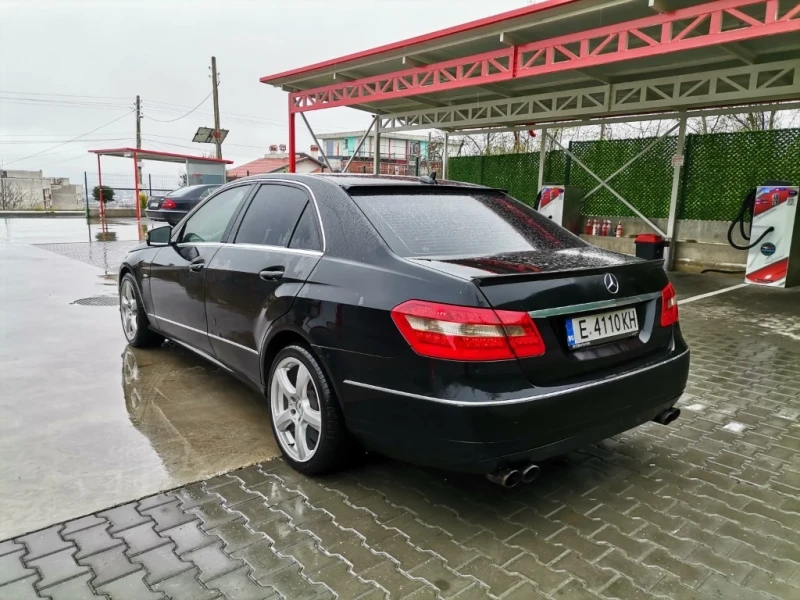 Mercedes-Benz E 220 Blueefficiency , снимка 3 - Автомобили и джипове - 53477641