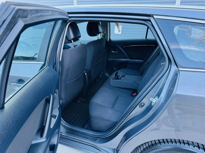 Toyota Avensis 2.0i Automat - 13999 лв. - 68530478 | Car24.bg