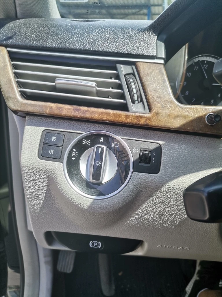 Mercedes-Benz E 220 Blueefficiency , снимка 14 - Автомобили и джипове - 53477641