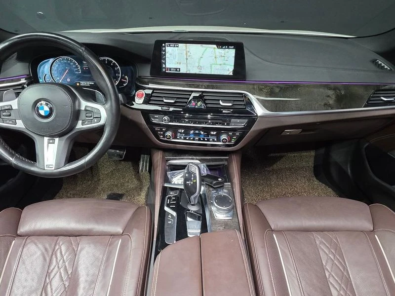 BMW 540 540i xDrive M Sport Plus| 335к.с.| ВКЛ.ТЕХНОТЕСТ, снимка 7 - Автомобили и джипове - 55441560