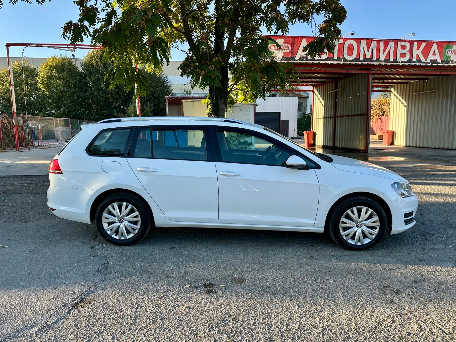 VW Golf 1.6 TDI / Масаж / Нави / Подгрев / Автопилот/ Нави - изображение 3