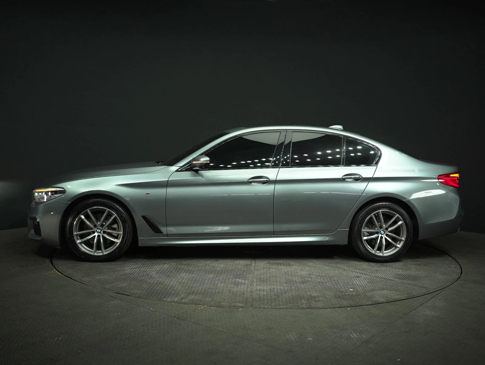 BMW 520 xDrive M-Pack ОЧАКВАН ВНОС - ТОП - изображение 7