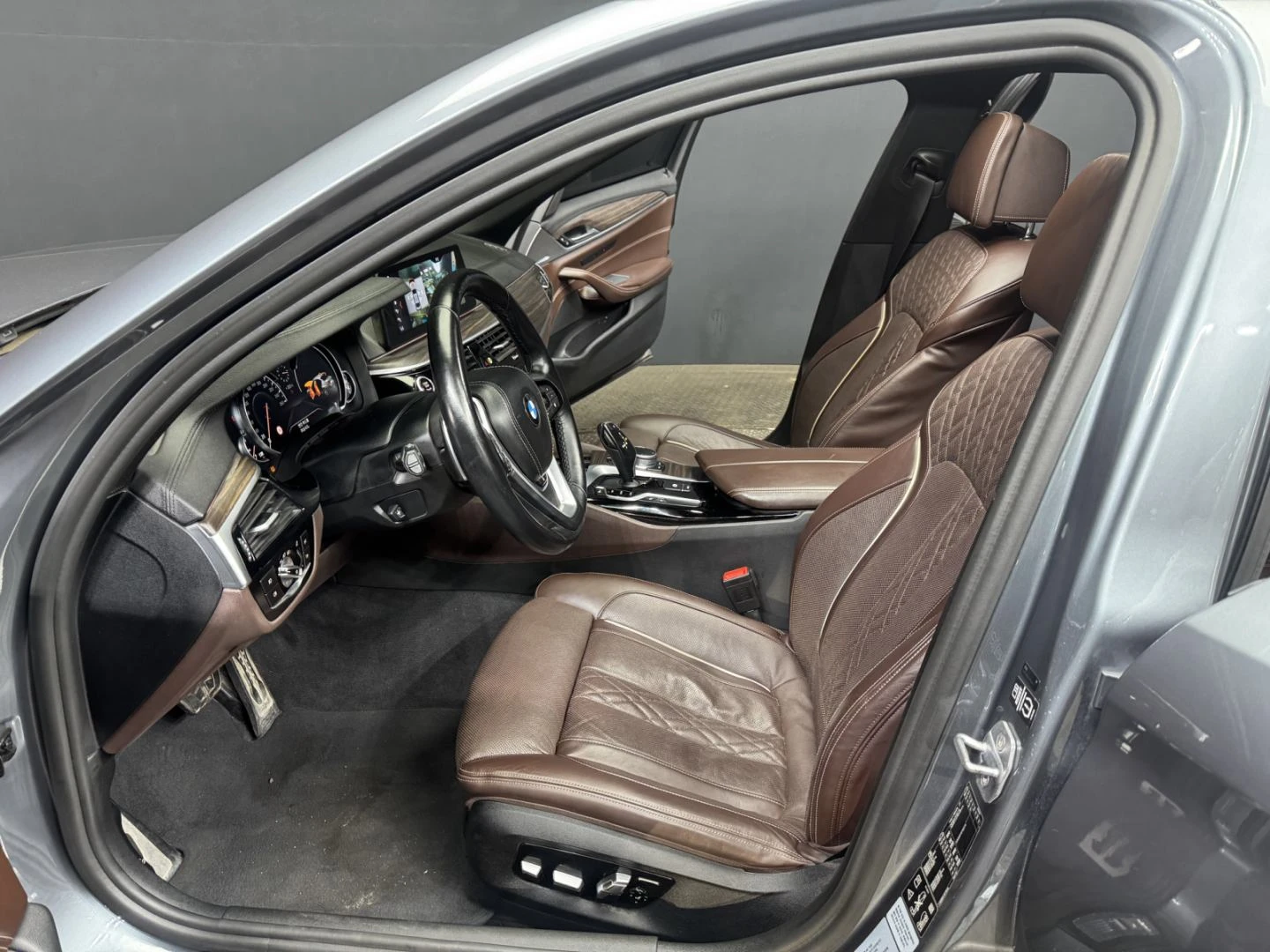 BMW 520 xDrive M-Pack   -  | Mobile.bg   13