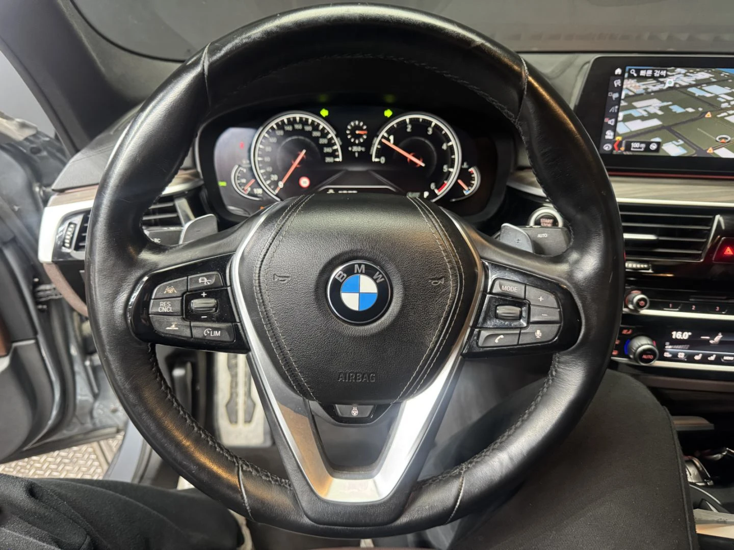 BMW 520 xDrive M-Pack ОЧАКВАН ВНОС - ТОП - изображение 10